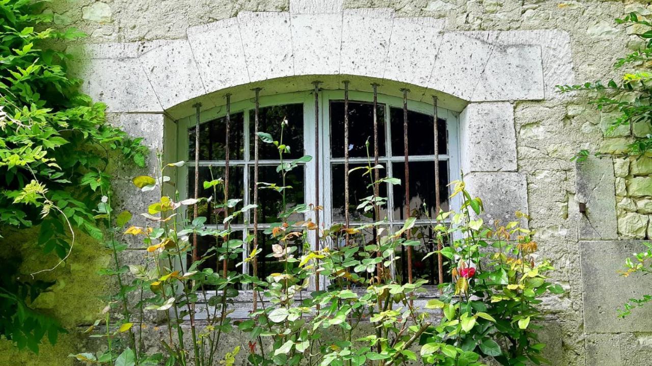 Bed and Breakfast Domaine De Pladuc Lachaise Екстер'єр фото