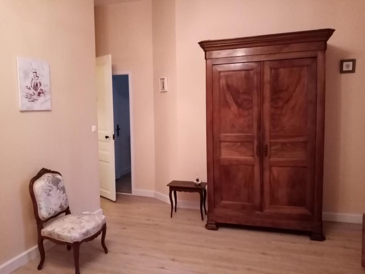 Bed and Breakfast Domaine De Pladuc Lachaise Екстер'єр фото