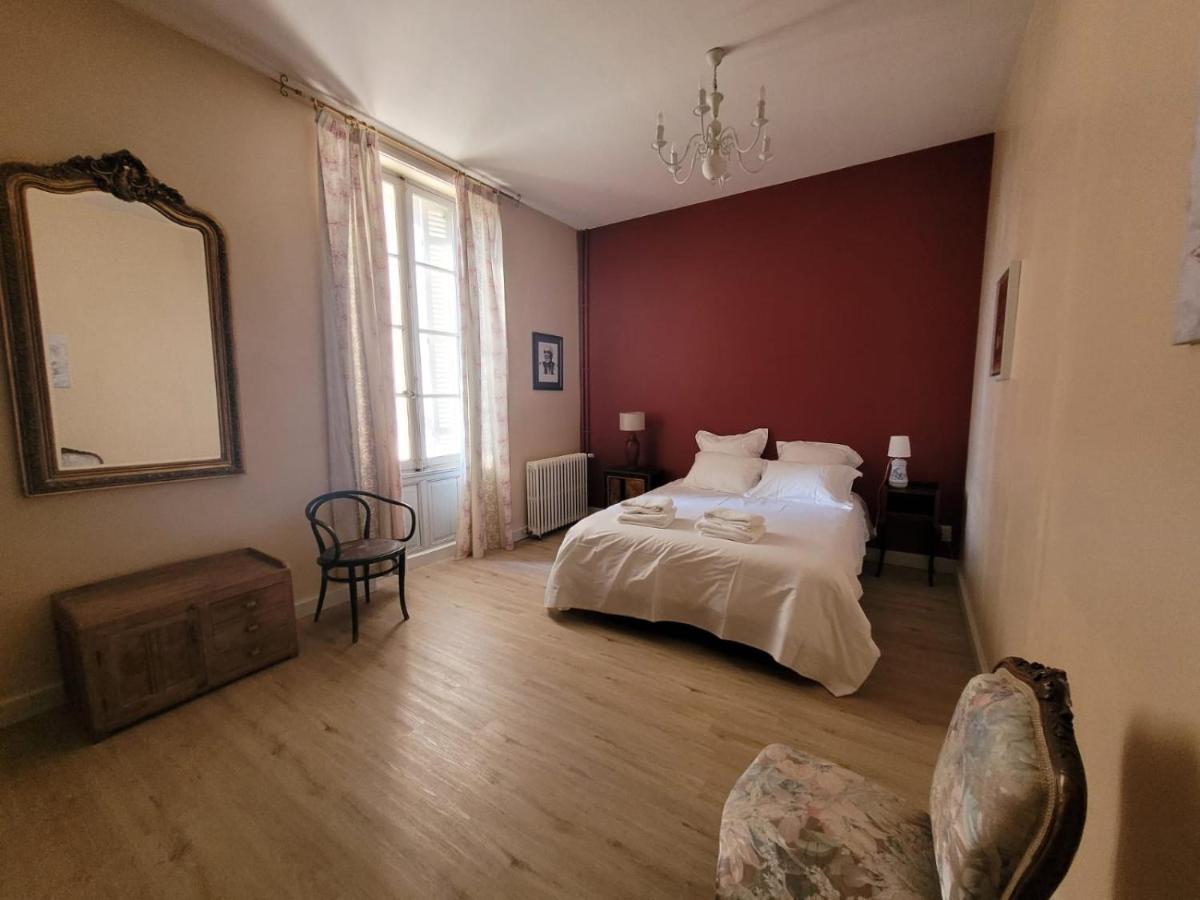 Bed and Breakfast Domaine De Pladuc Lachaise Номер фото
