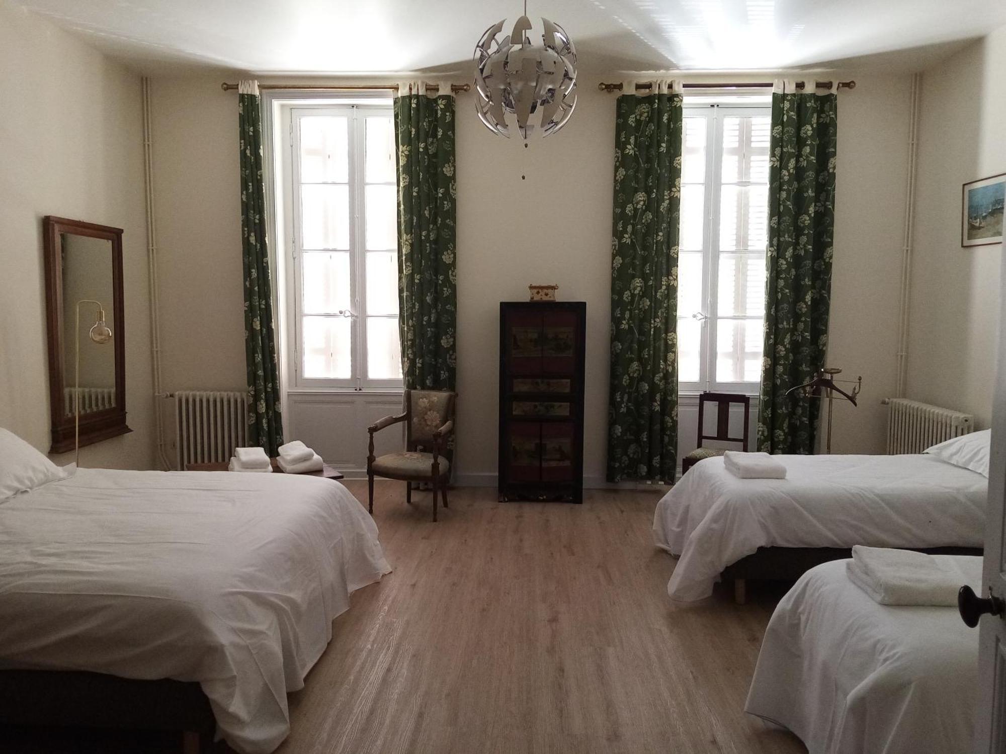 Bed and Breakfast Domaine De Pladuc Lachaise Екстер'єр фото