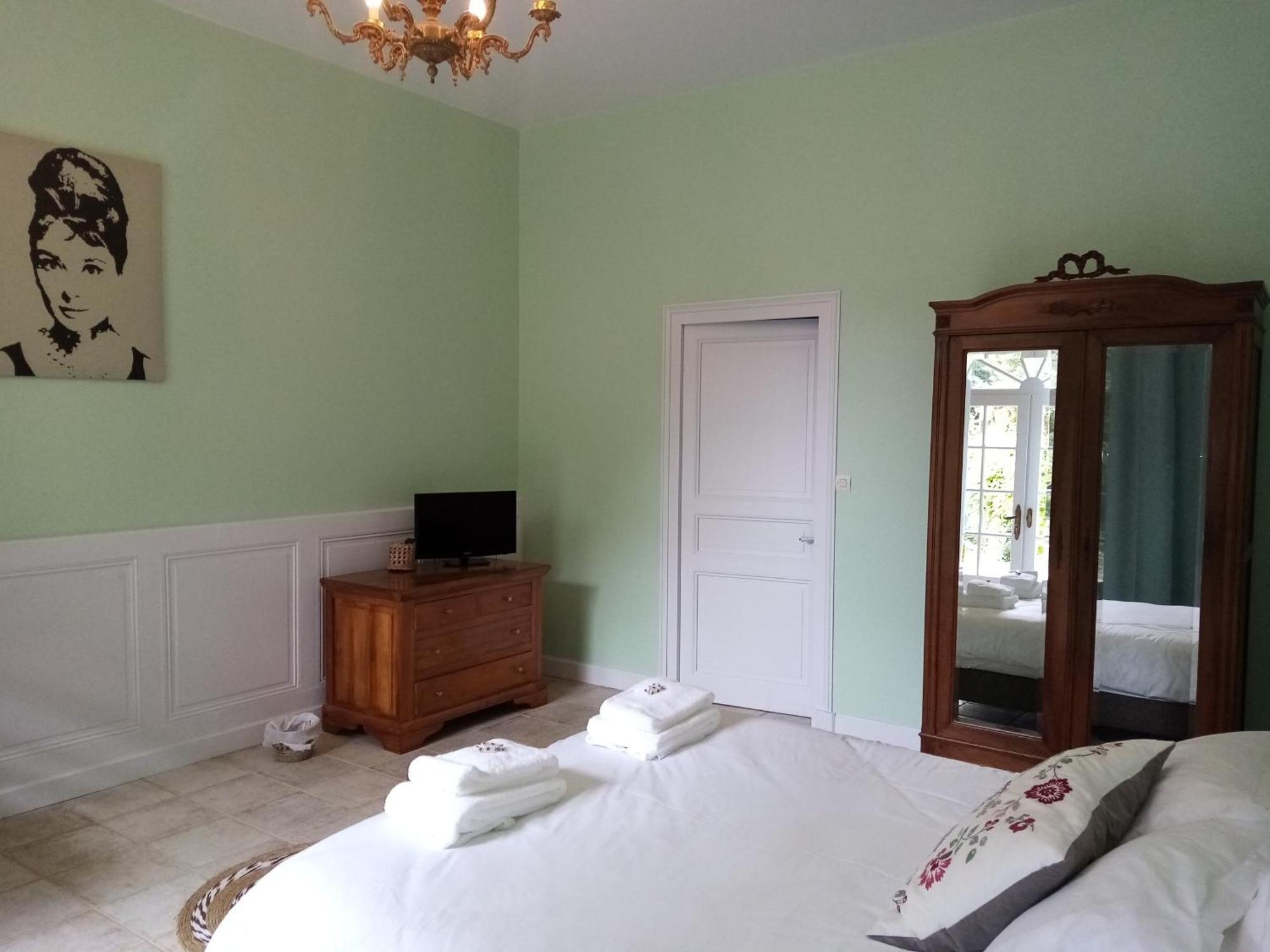 Bed and Breakfast Domaine De Pladuc Lachaise Номер фото