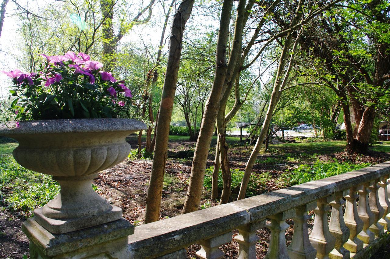 Bed and Breakfast Domaine De Pladuc Lachaise Екстер'єр фото